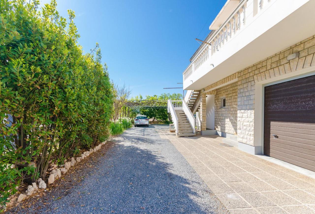 Apartments Slavica R Banjol Εξωτερικό φωτογραφία