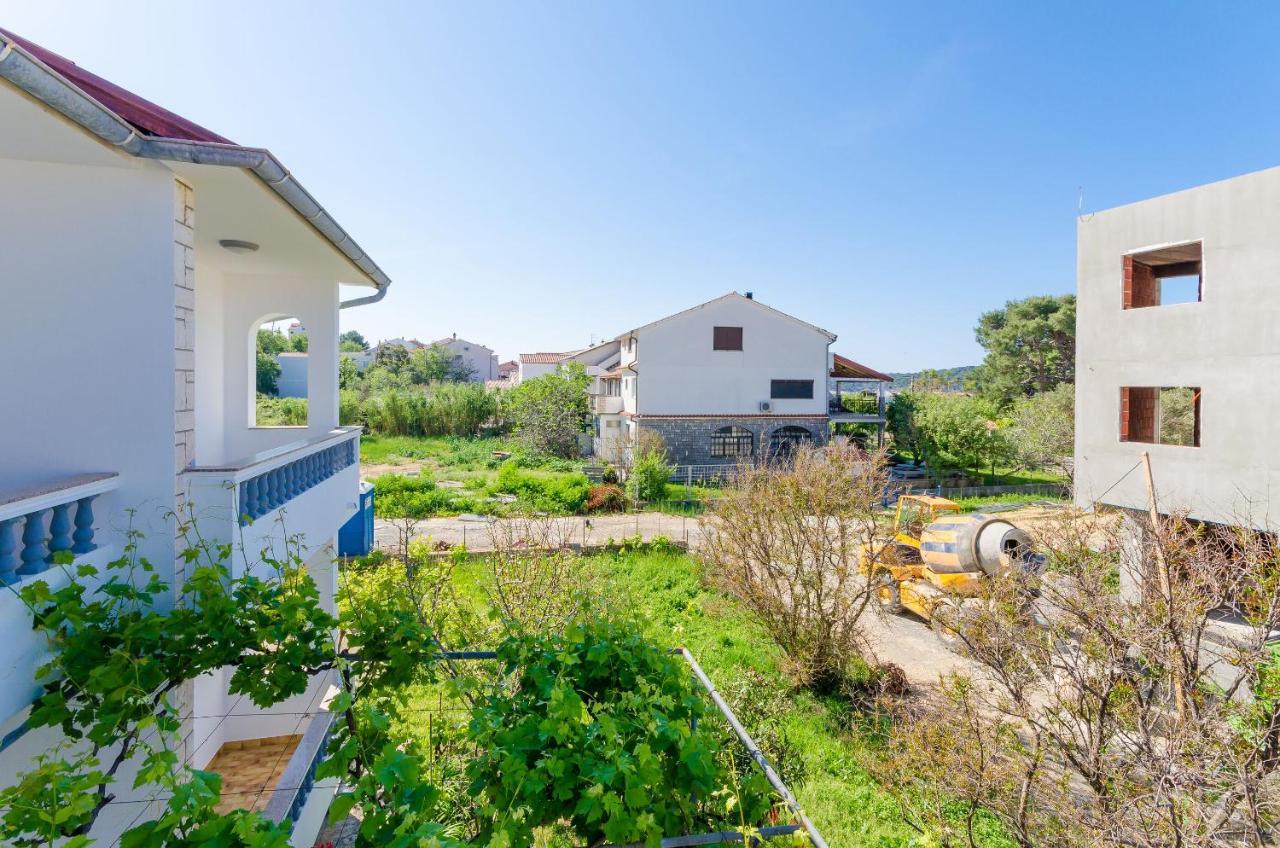 Apartments Slavica R Banjol Εξωτερικό φωτογραφία