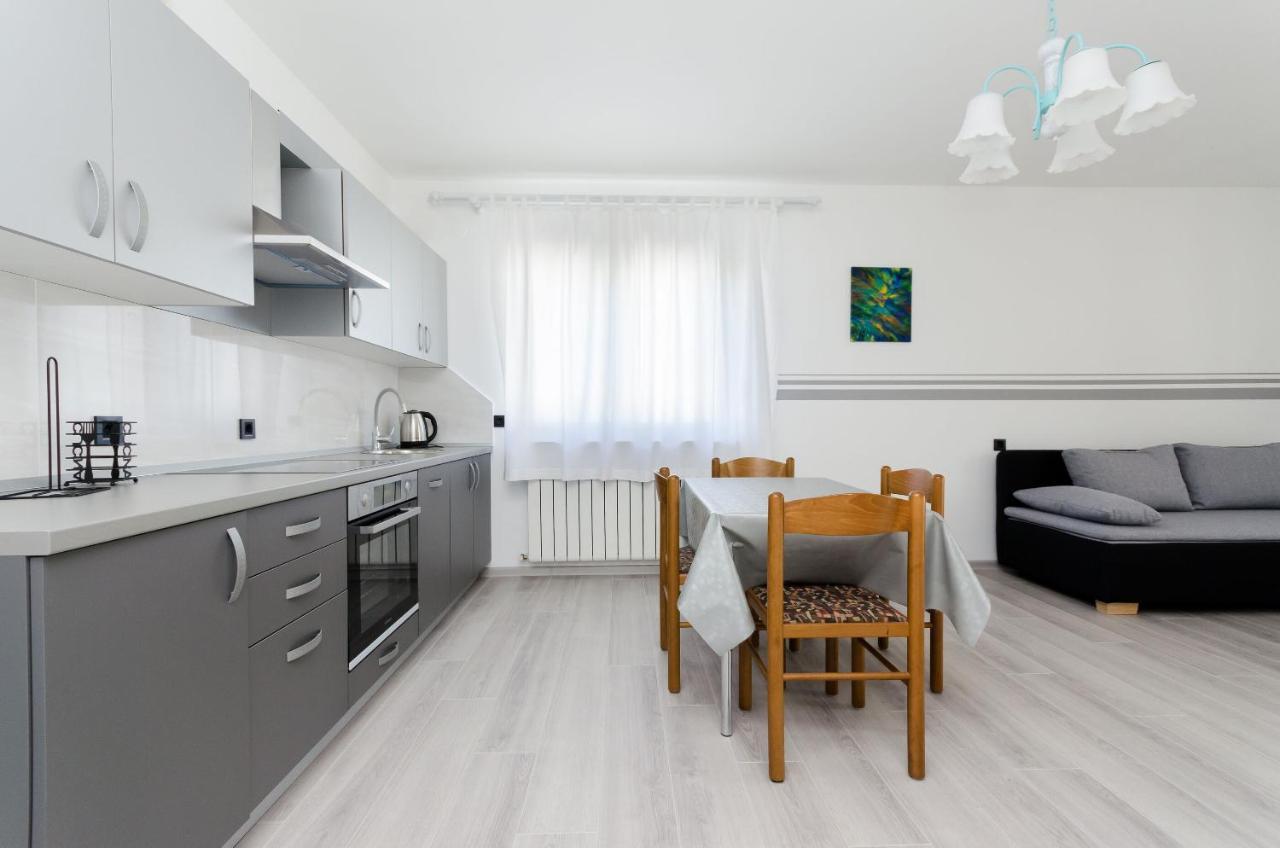 Apartments Slavica R Banjol Εξωτερικό φωτογραφία