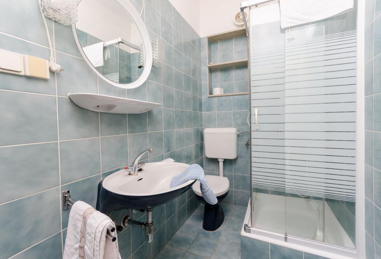 Apartments Slavica R Banjol Εξωτερικό φωτογραφία