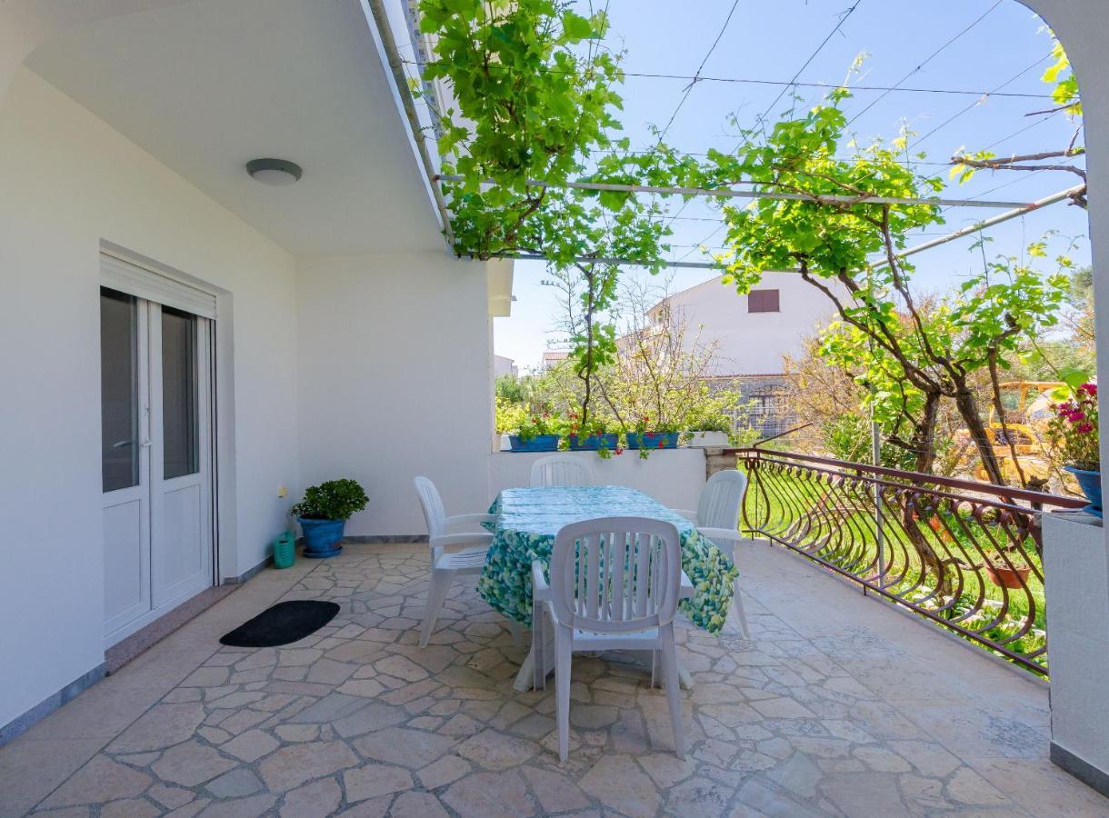 Apartments Slavica R Banjol Εξωτερικό φωτογραφία