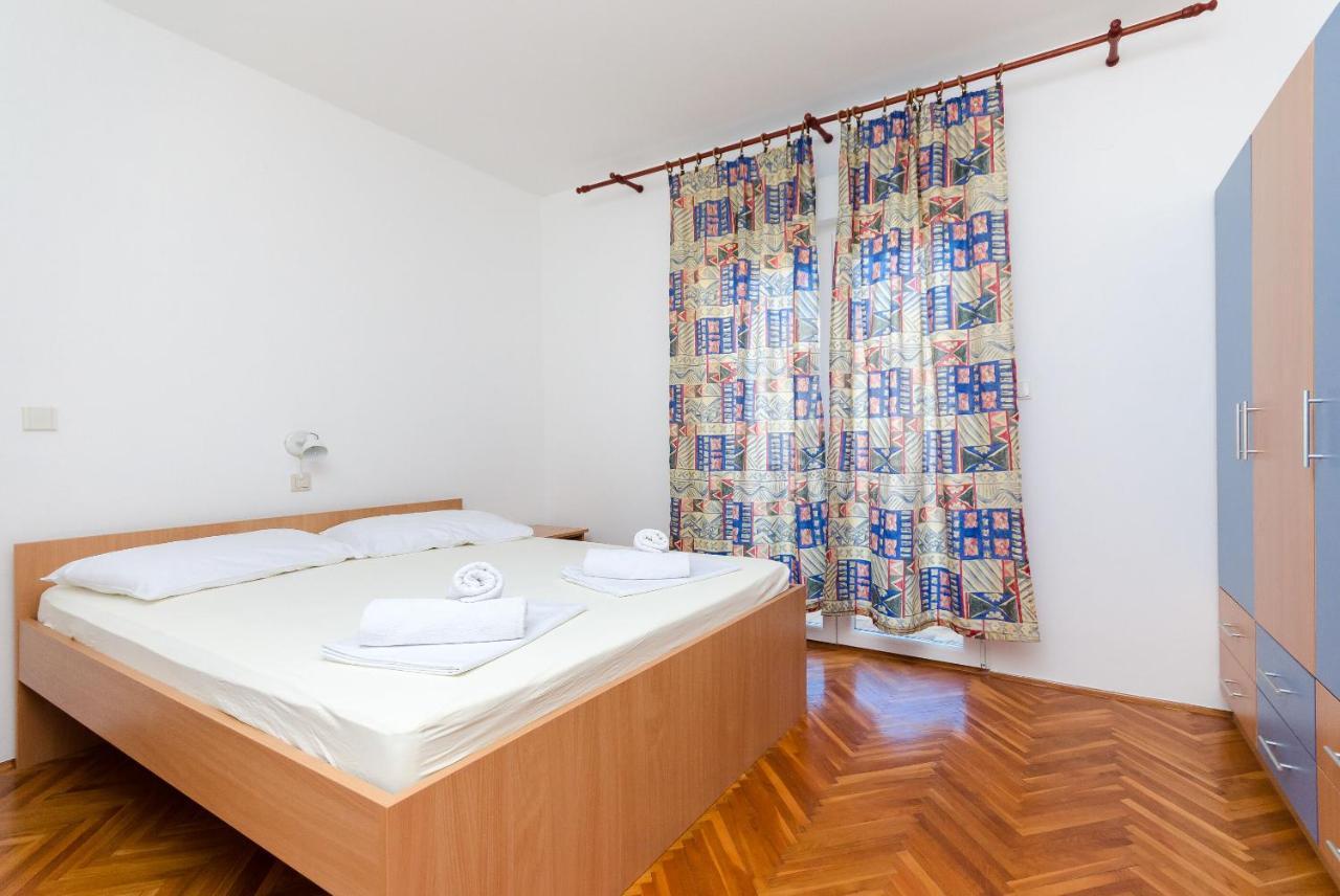 Apartments Slavica R Banjol Εξωτερικό φωτογραφία