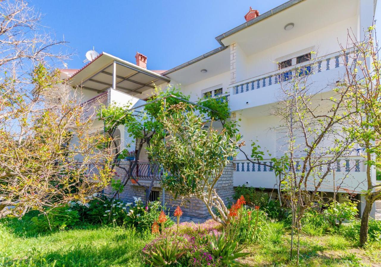 Apartments Slavica R Banjol Εξωτερικό φωτογραφία