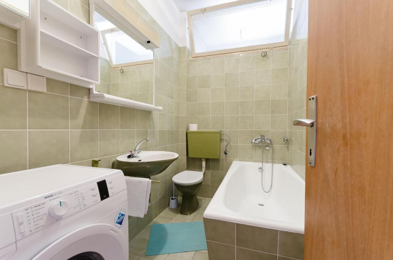 Apartments Slavica R Banjol Εξωτερικό φωτογραφία