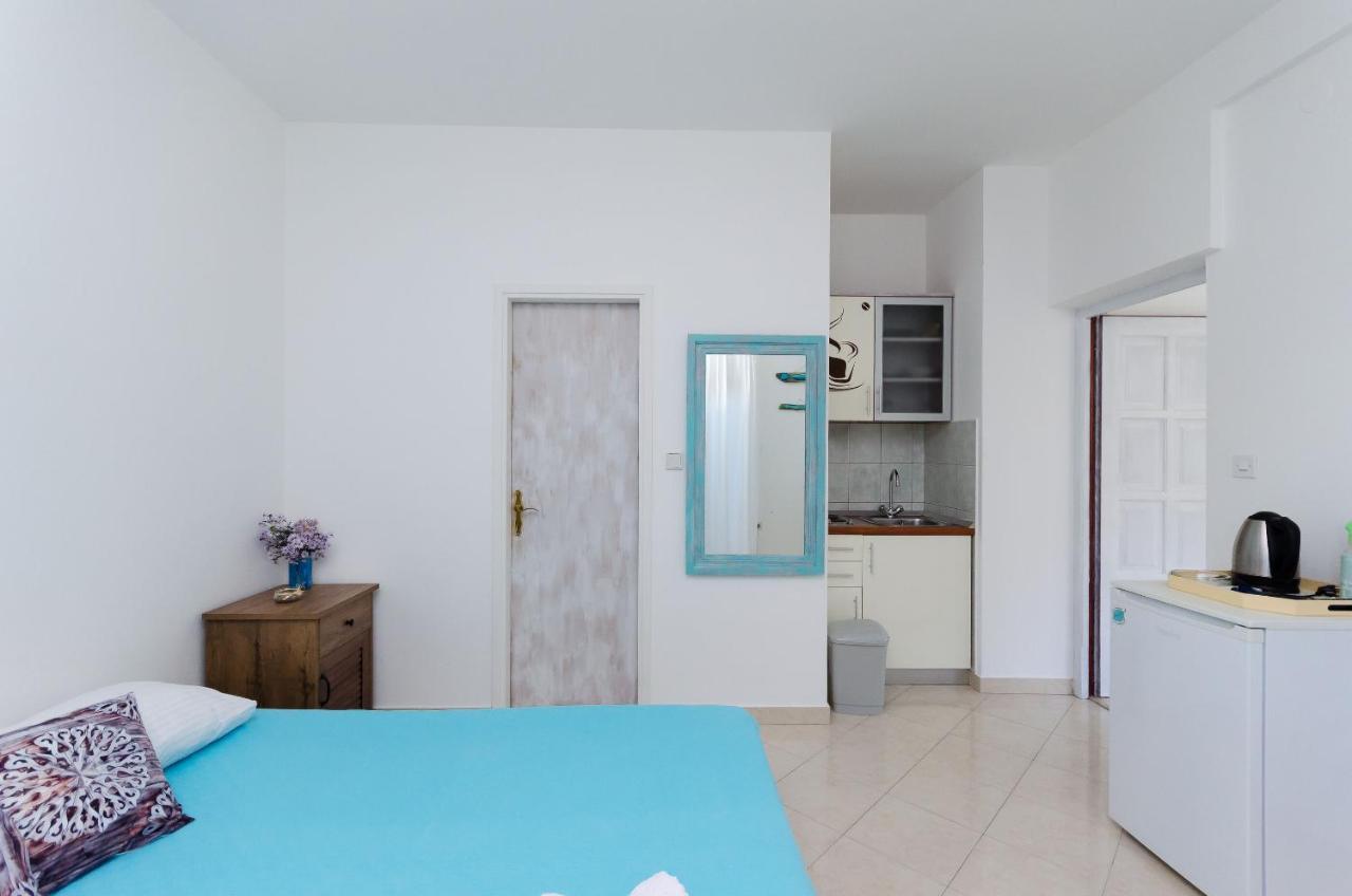 Apartments Slavica R Banjol Εξωτερικό φωτογραφία